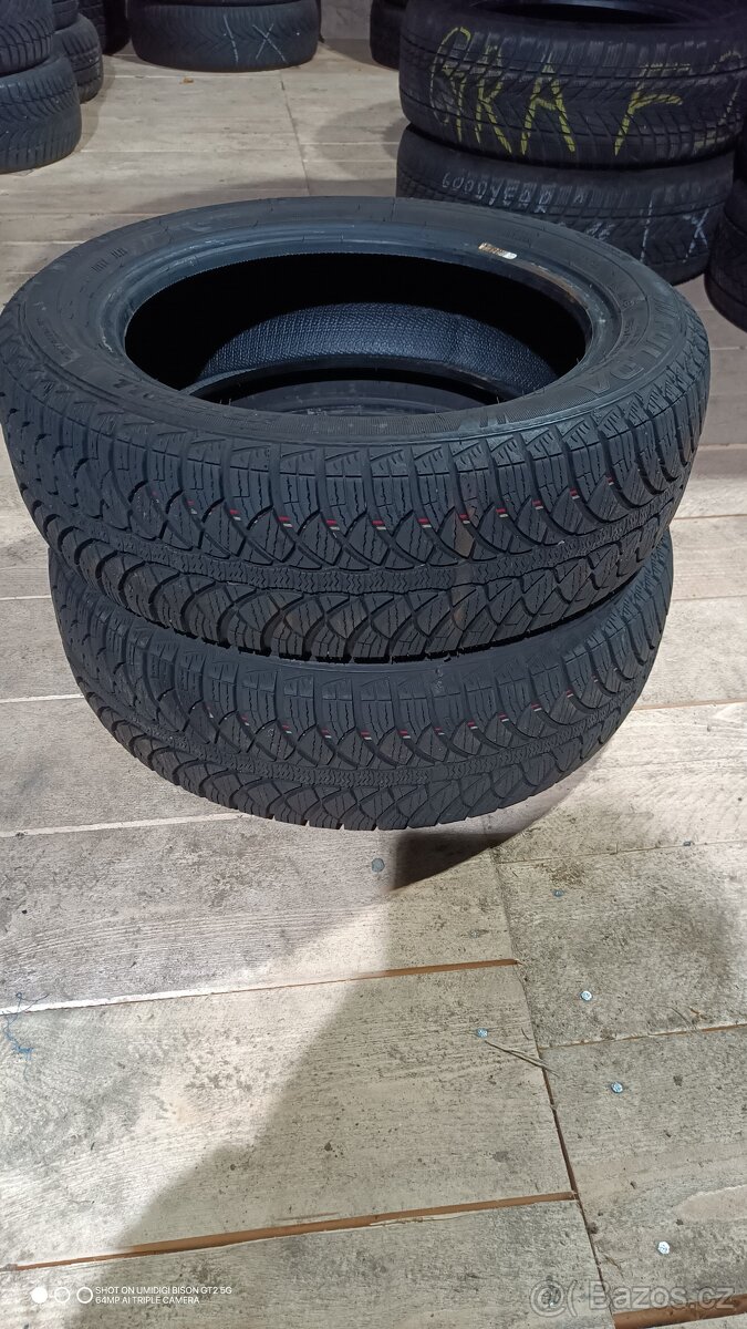 Zimní pneumatiky 165/60r15