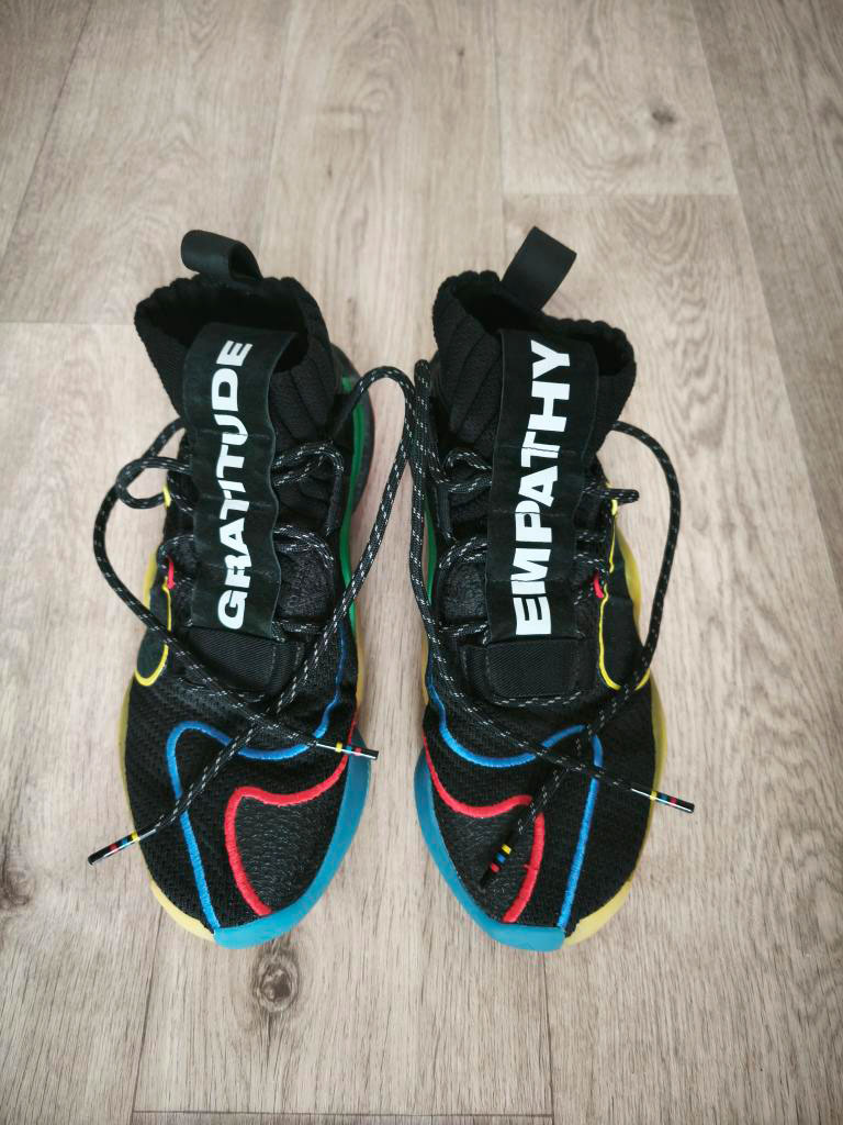 Prodám - ADIDAS - CRAZY Pharrell Williams