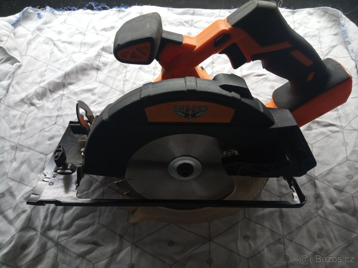 OKRUŽNÍ PILA SHARK 494