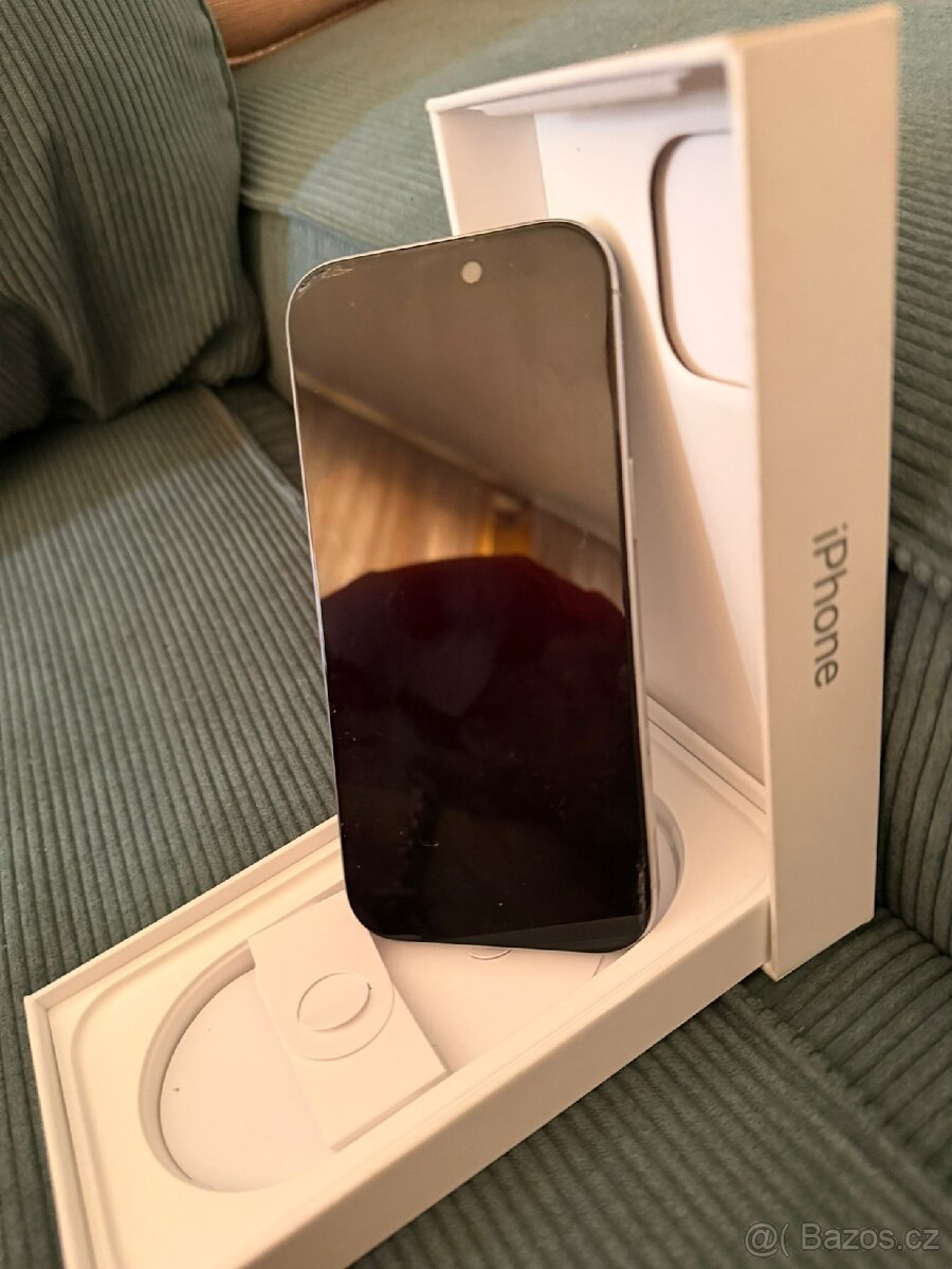 Apple IPhone 16 pro 256 GB , v záruce
