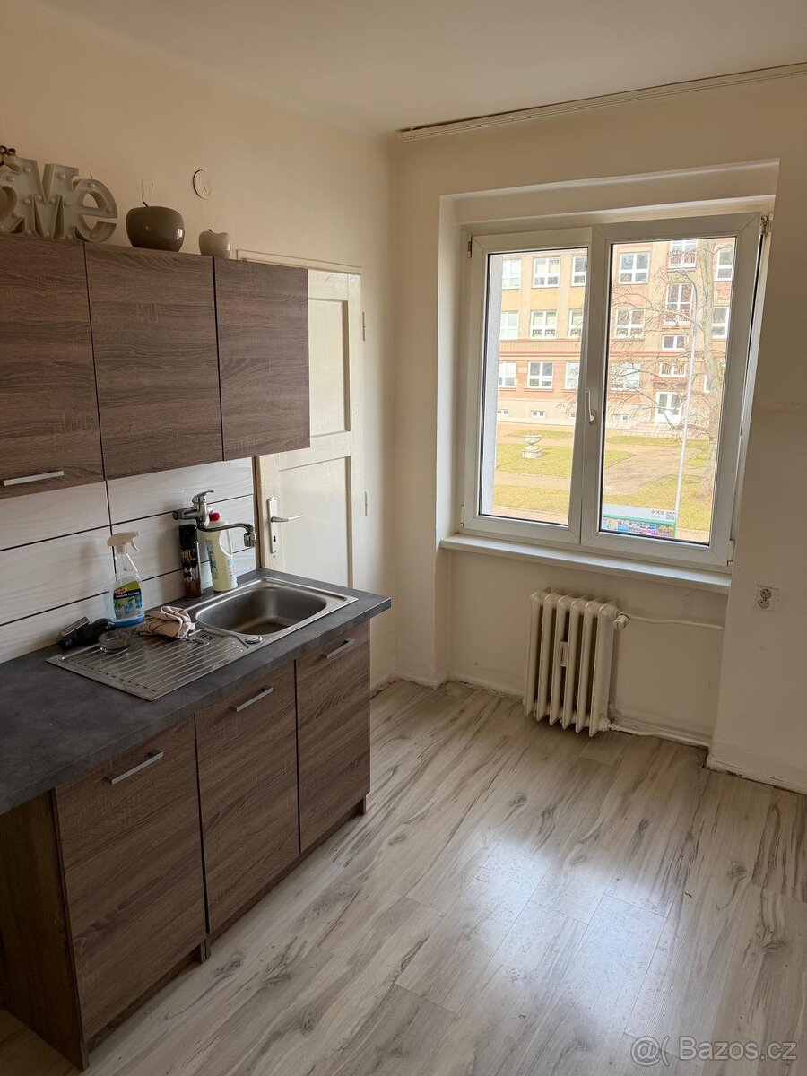 Prodej bytu 2+1, 64 m², Ostrov, ul. Myslbekova