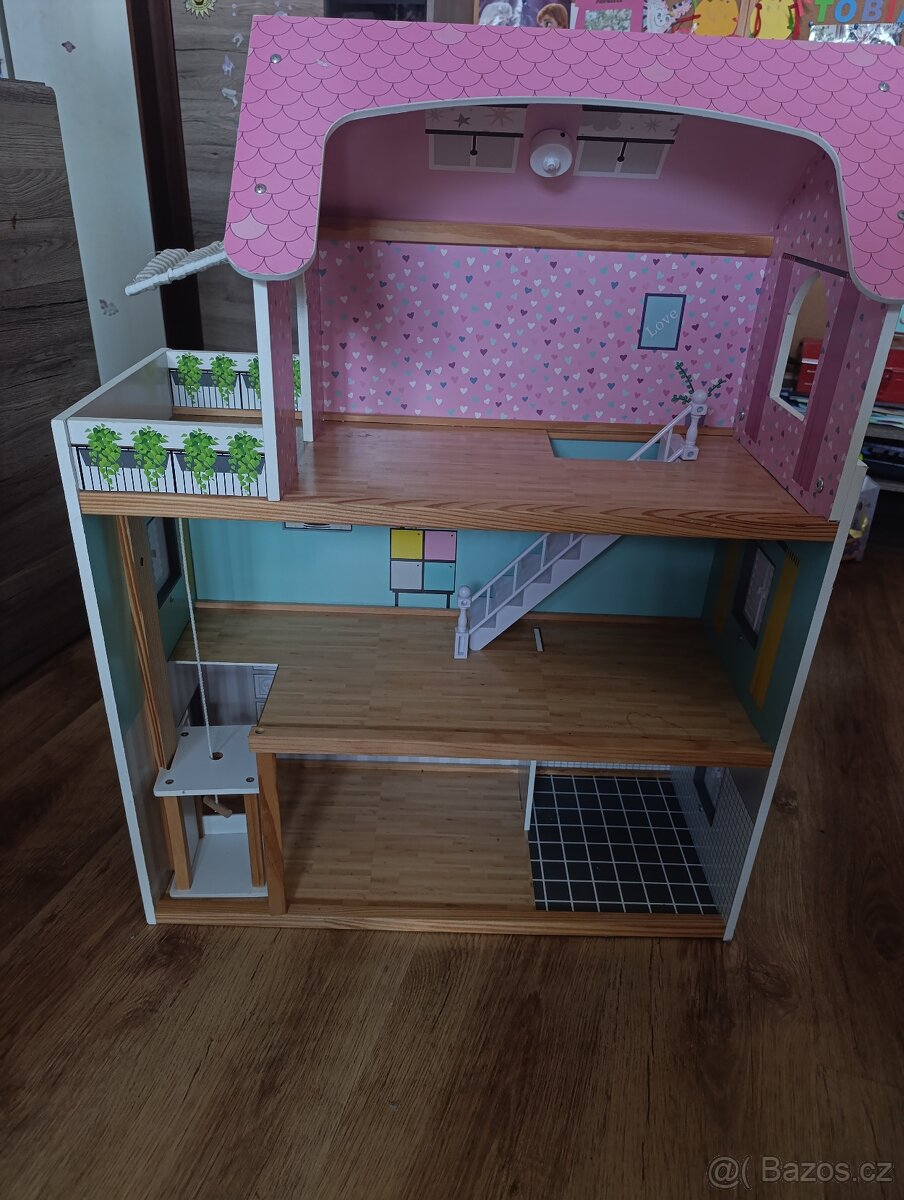 Domeček pro panenky s příslušenstvím