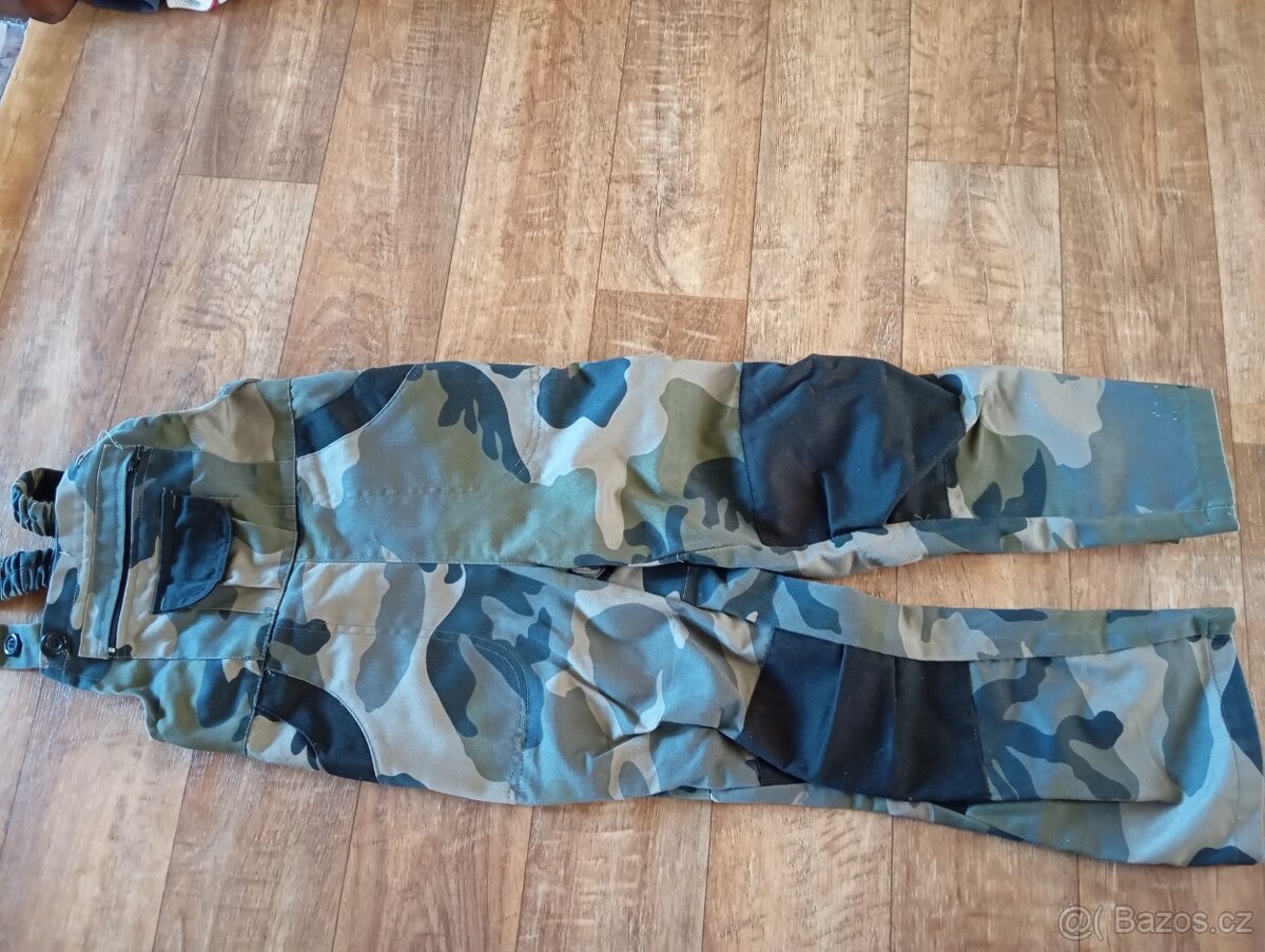 Maskáčové lacláče vel. 120