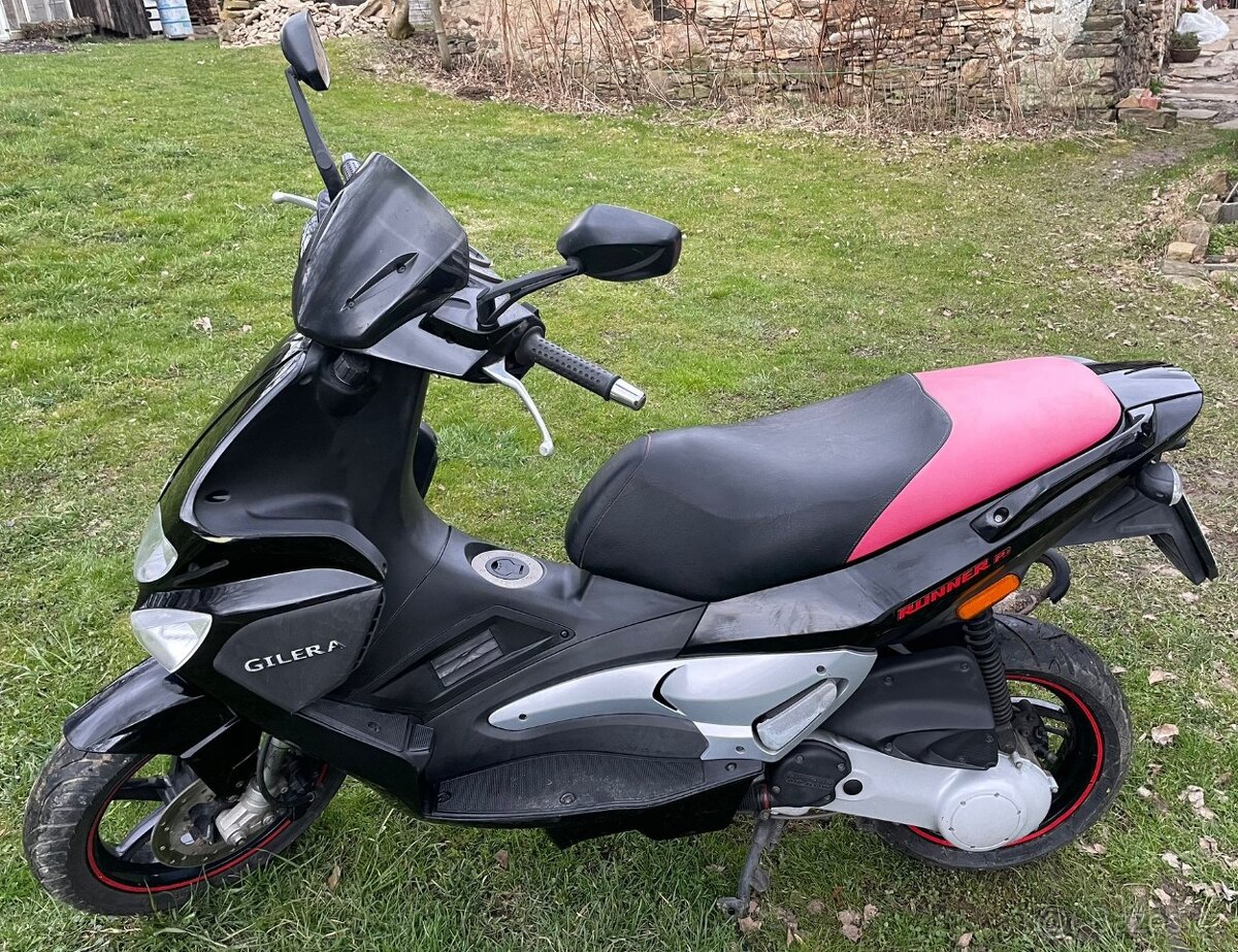 Skútr Gilera runner 50