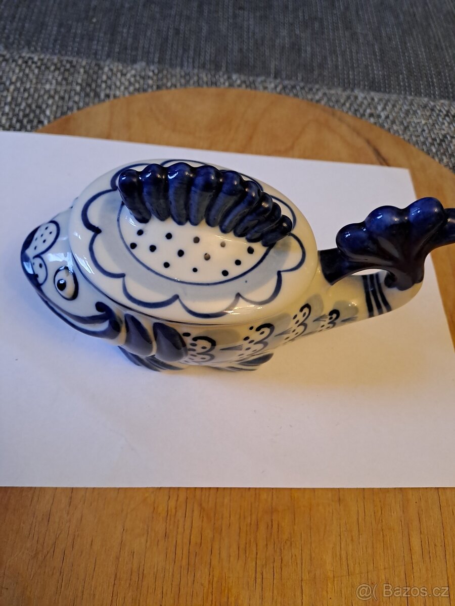 retro porcelánová cukřenka - velryba