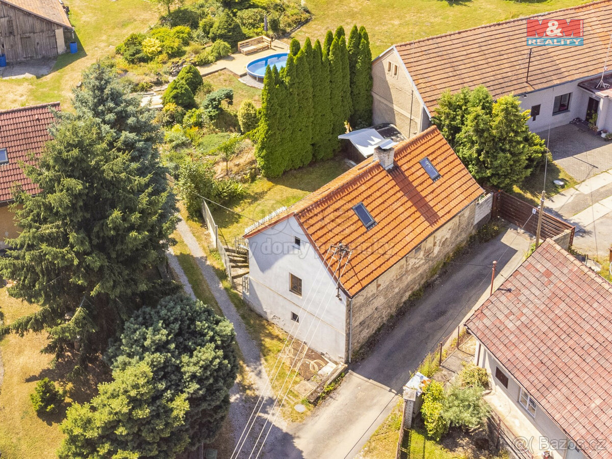 Prodej chalupy 54 m², Břežany u Lešan, pozemek 213 m².