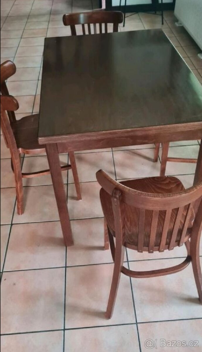 54 ks stohovatelne židle a stoly do restaurace