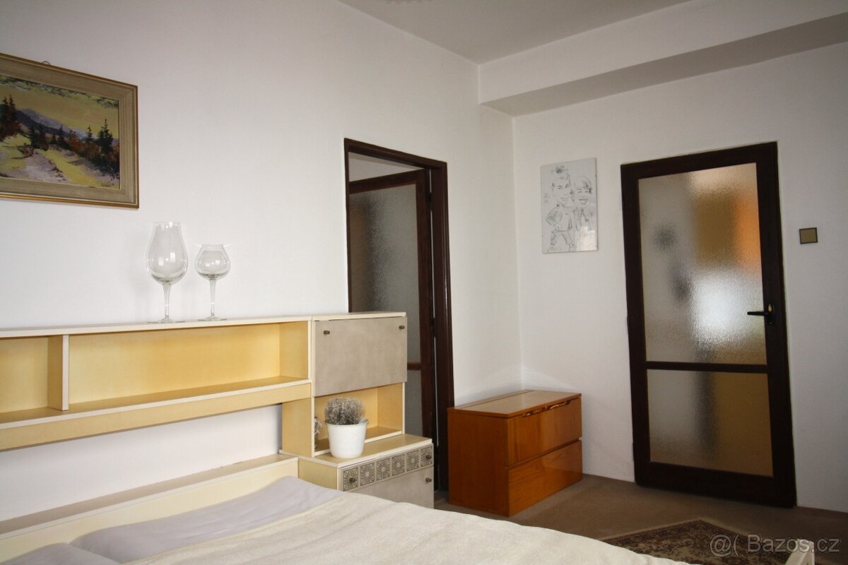 K prodeji byt před rekonstrukci 2+1 o vel. 58 m² v Chebu