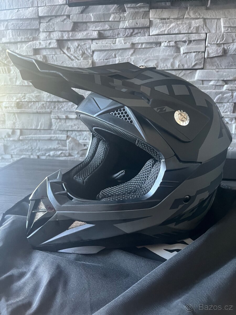 Dětská motokrosová helma