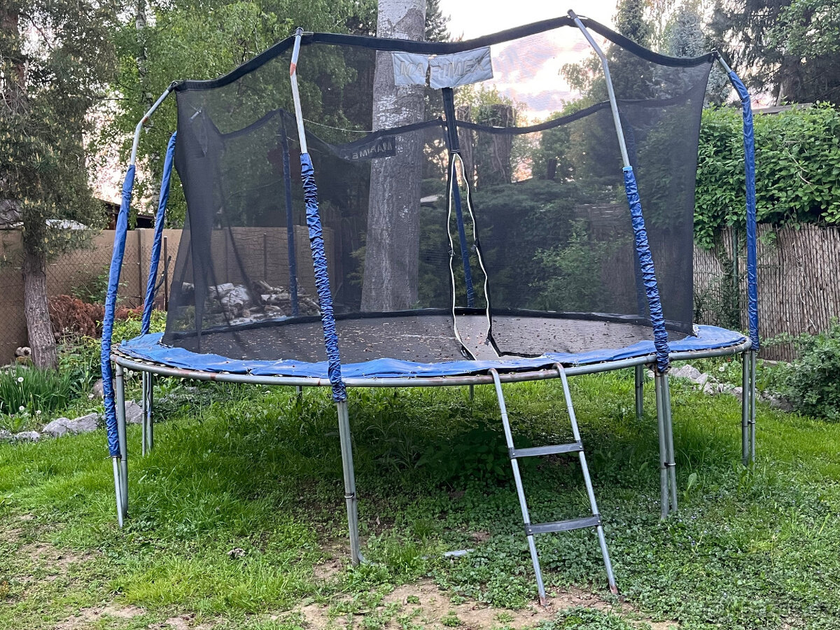 Trampolína