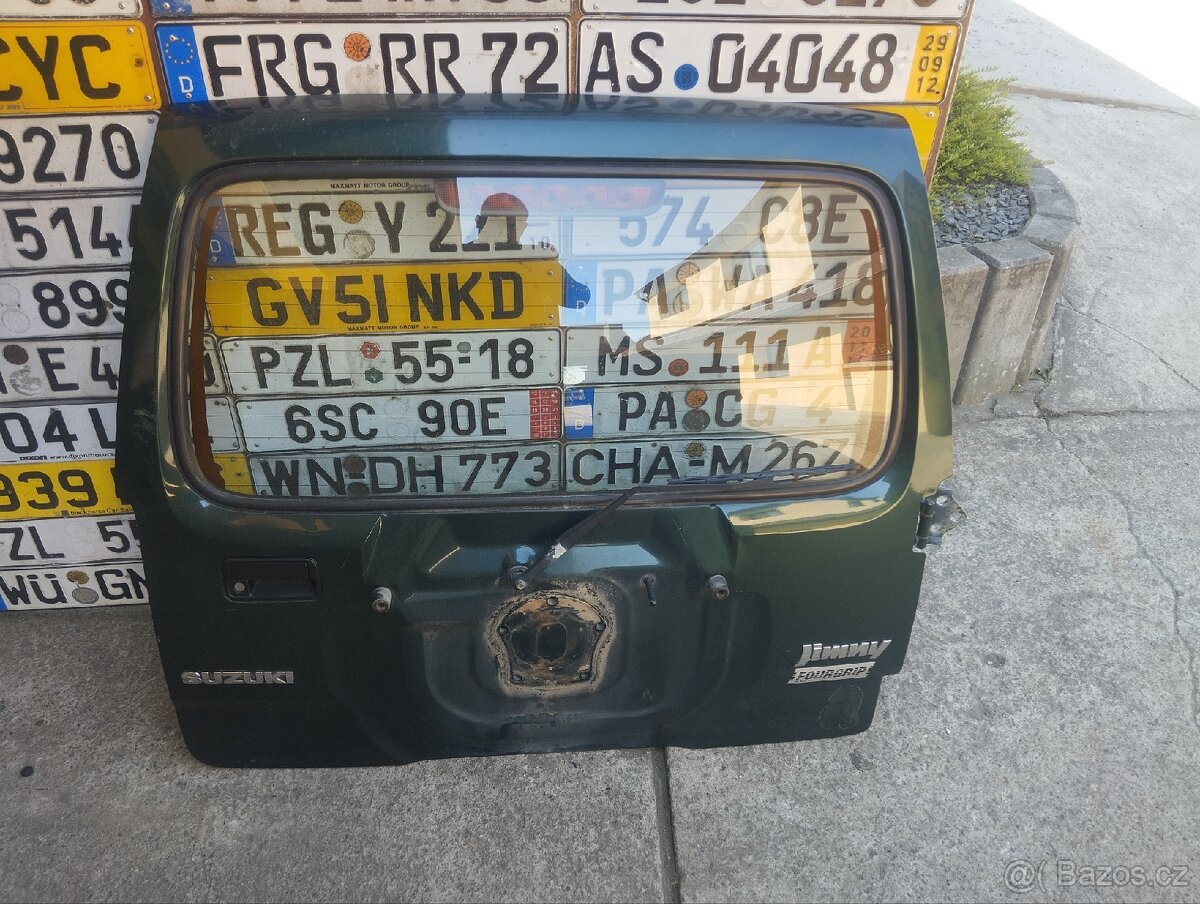 Zadní dveře Suzuki Jimny