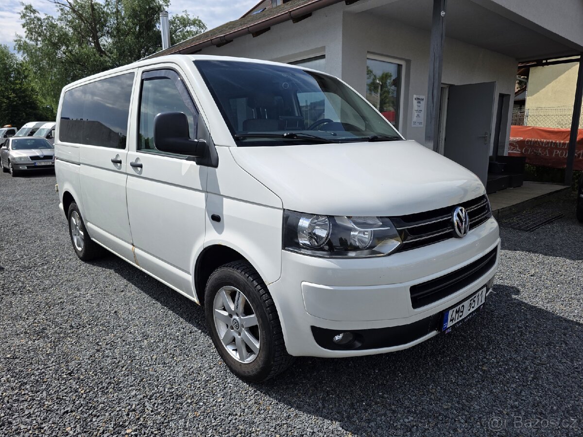 Volkswagen Transporter 2.5 TDI 9 míst TZ
