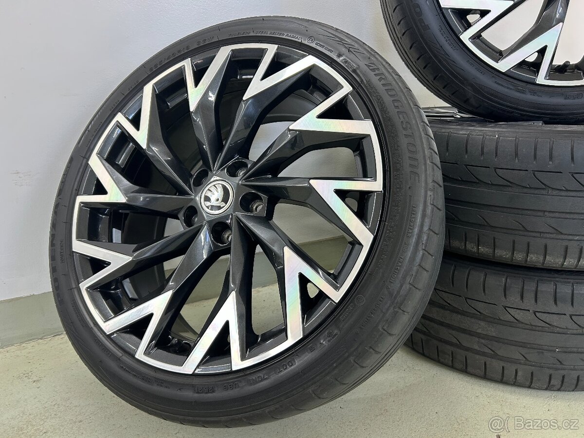 letní originál sada Škoda Superb IV Helix 19" 5x112