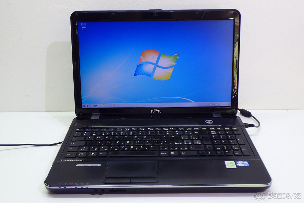 Pracovní Notebook Lifebook AH531