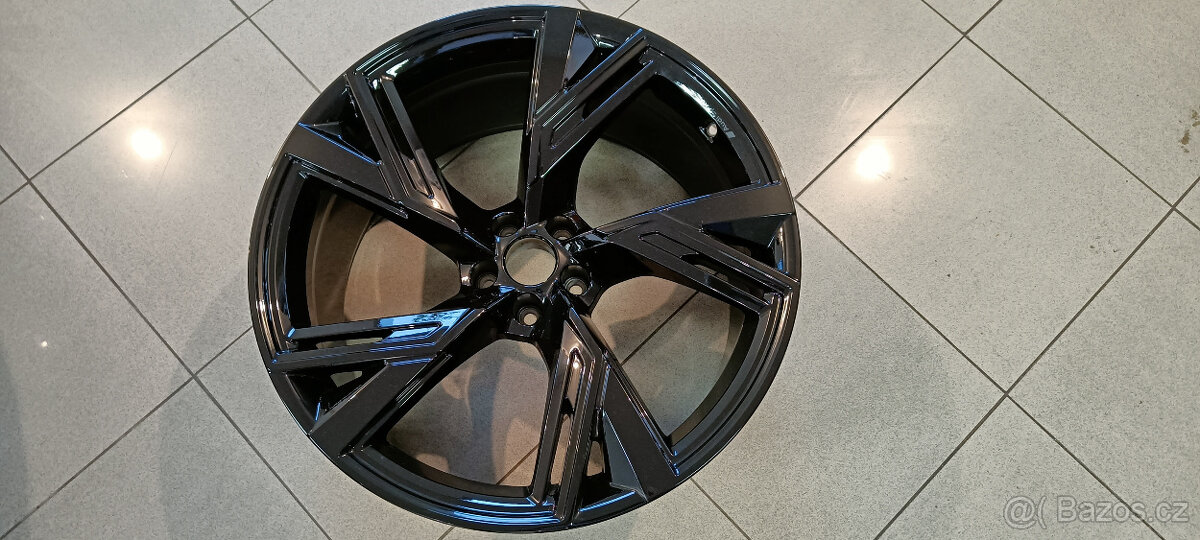 Alu kolo Audi RS6 4K0601025BL / R22 ET19