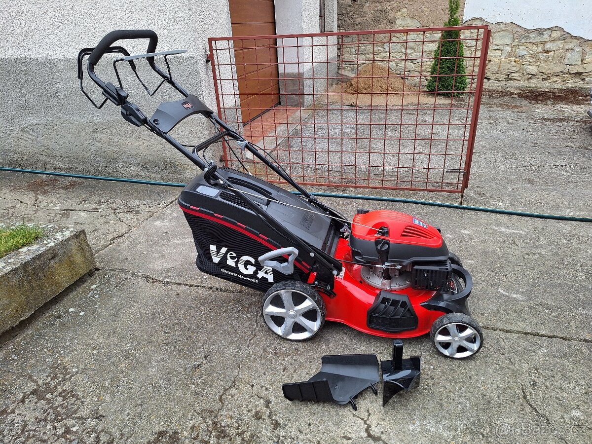 Benzínová sekačka VeGA 46 HWXV 6in1 s mulčováním