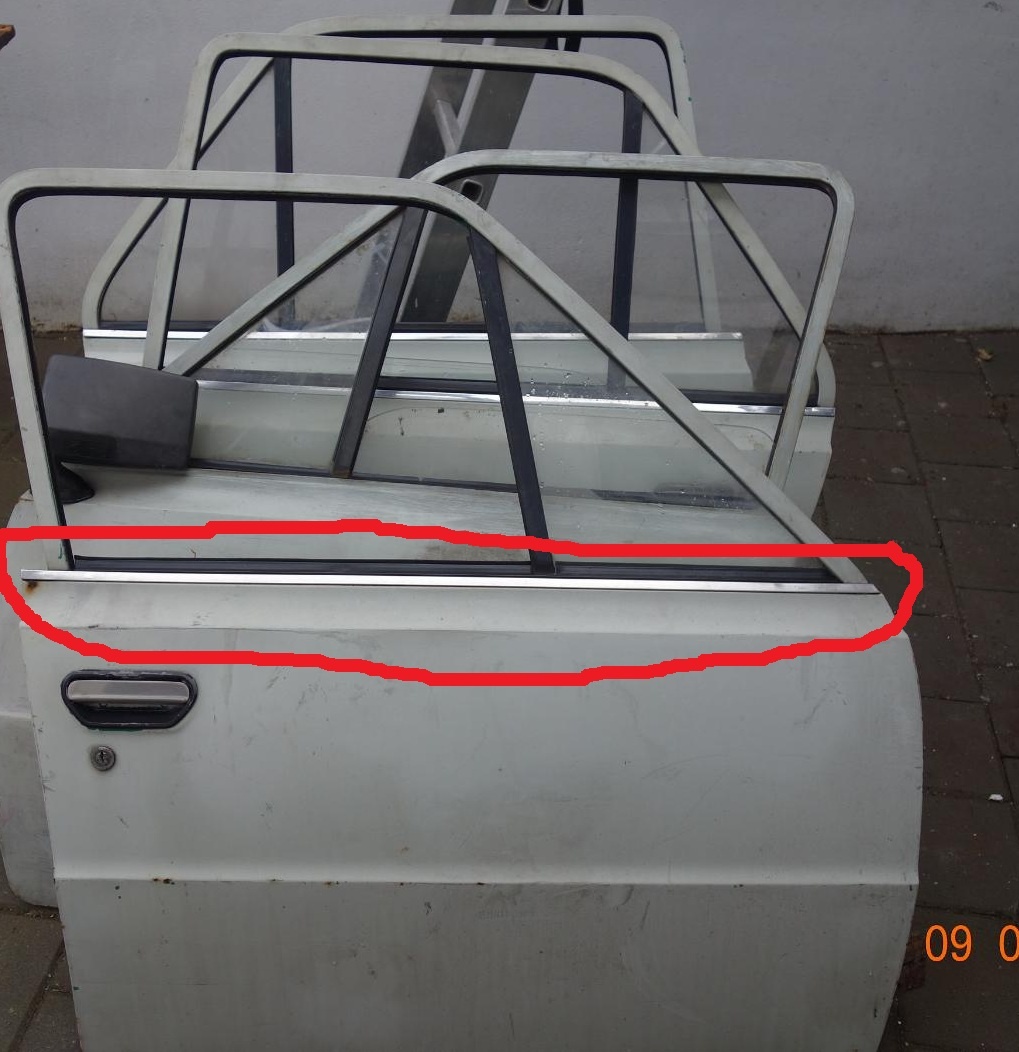 Koupím lišty dveří Škoda 105/120