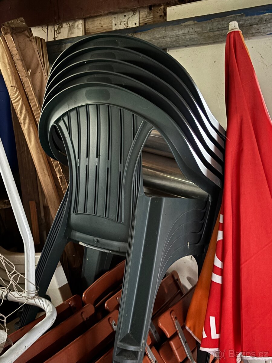 Židle plastové