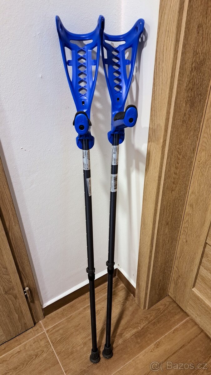 Pár francouzských předloketních berlí FDI Access Comfort