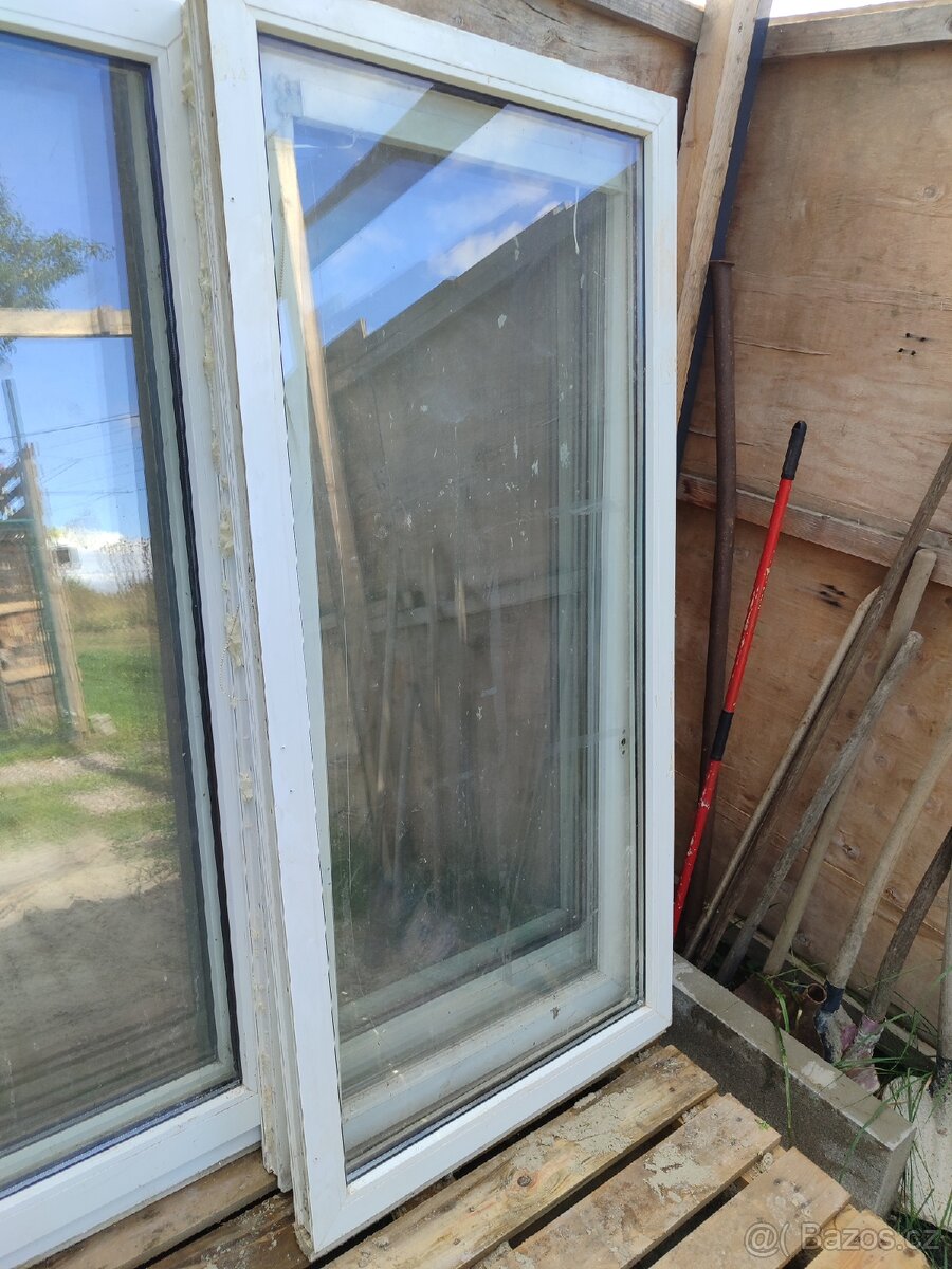 Plastové okno použité neotvirave,rám a sklo