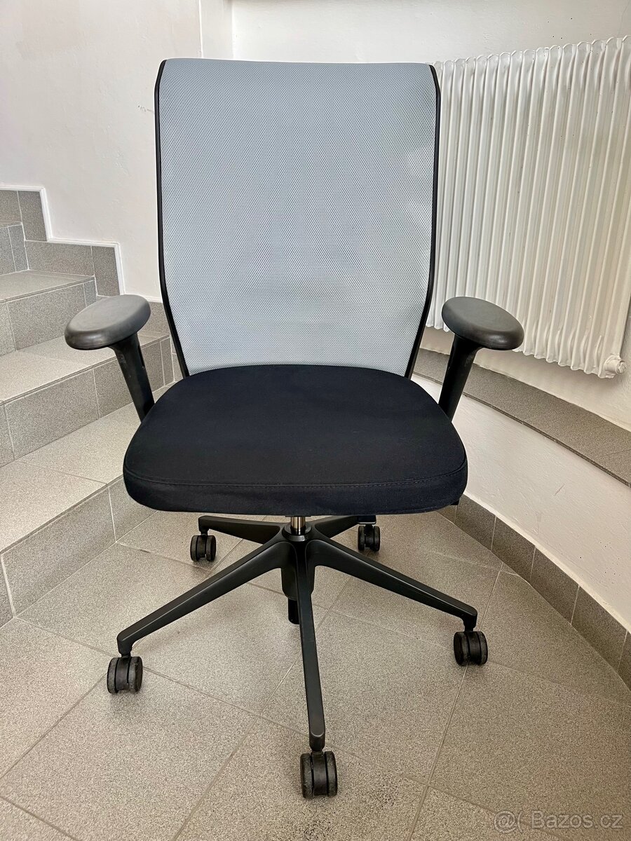 kancelářská židle Vitra ID Mesh - 3 ks, top stav