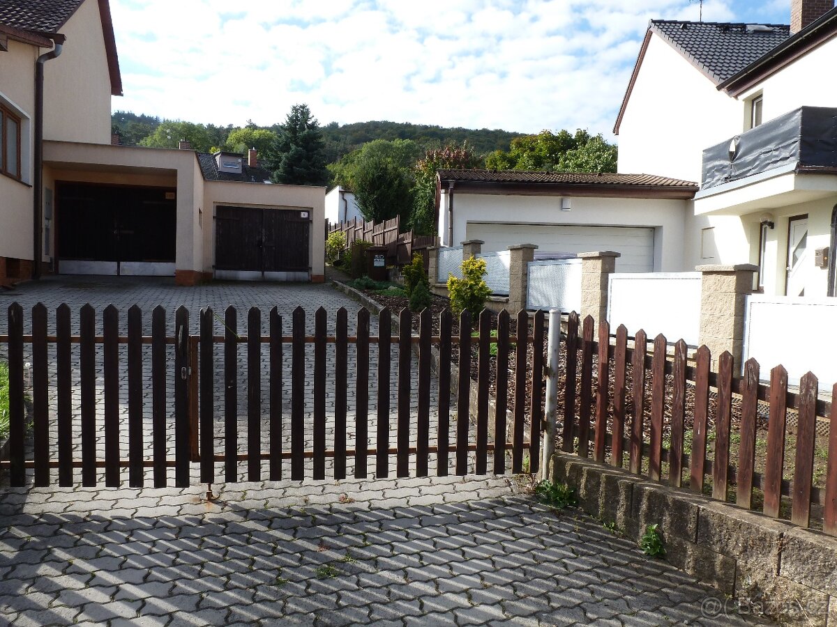 Pronájem garáže - Most