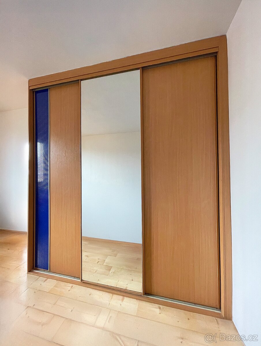 Poctivá skříň Delfi dub