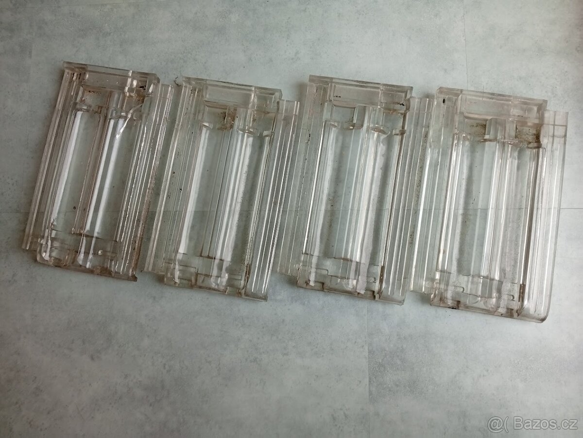 Skleněné prosvětlovací střešní tašky - typ Kohn