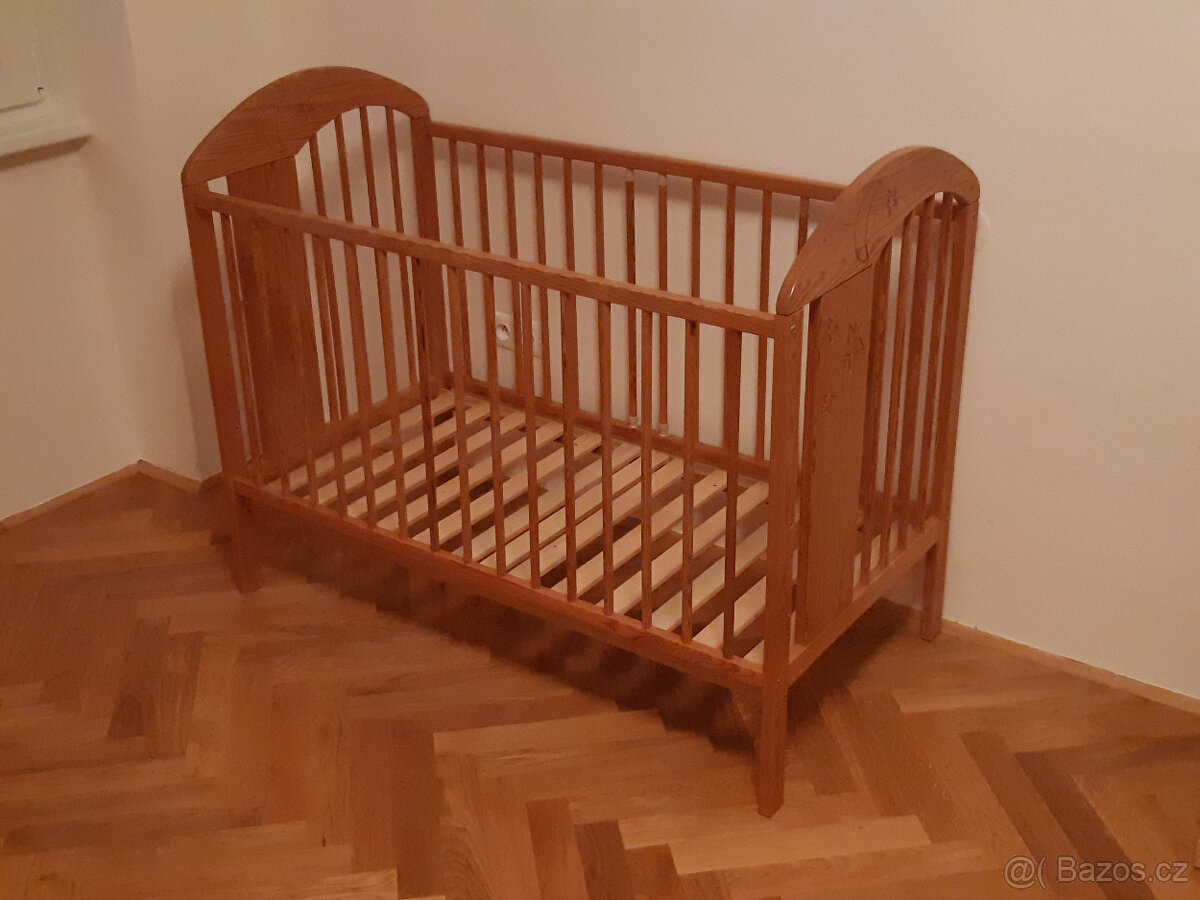 Dětská dřevená postýlka vč. matrace