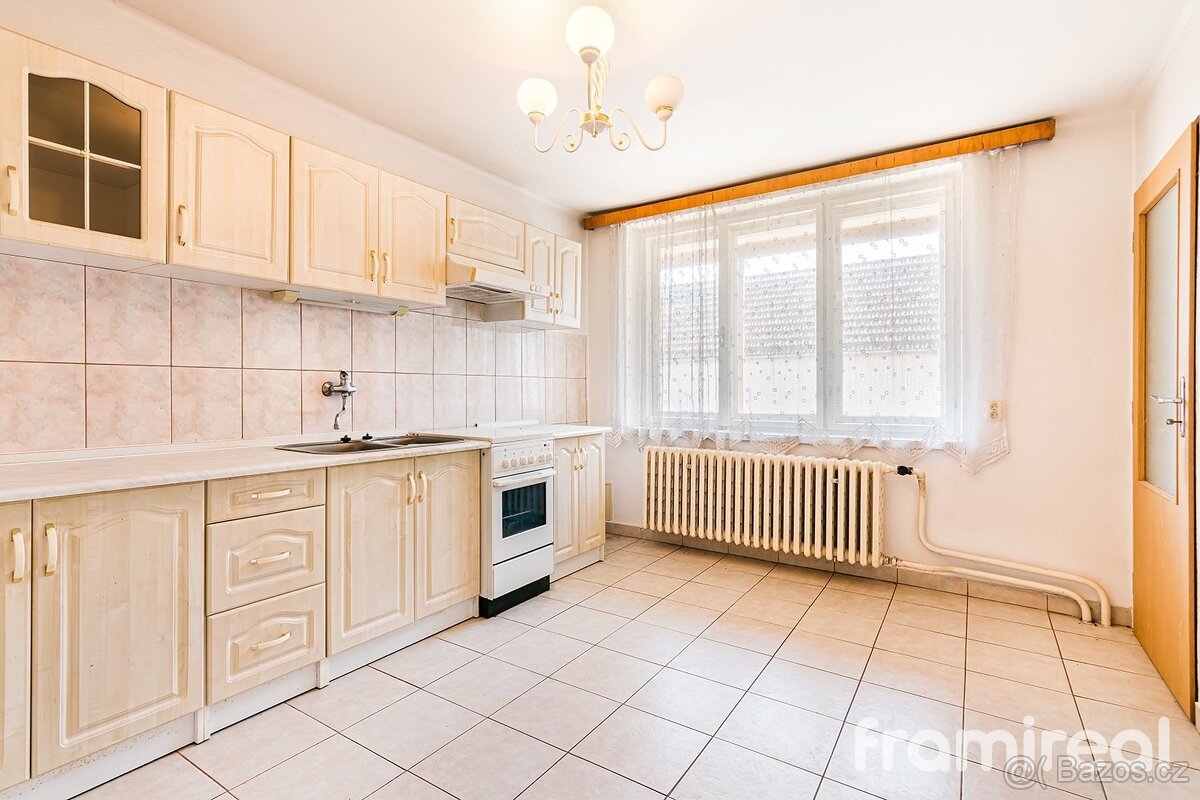 Prodej rodinného domu 126 m², pozemek 1958 m², ev.č. 01851