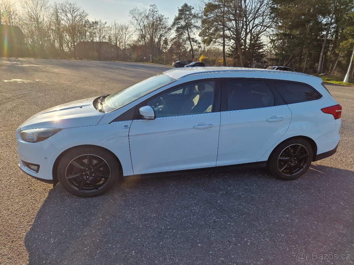 Ford Focus, 1.5 EB Titanium ČR, 2x disky s pneu