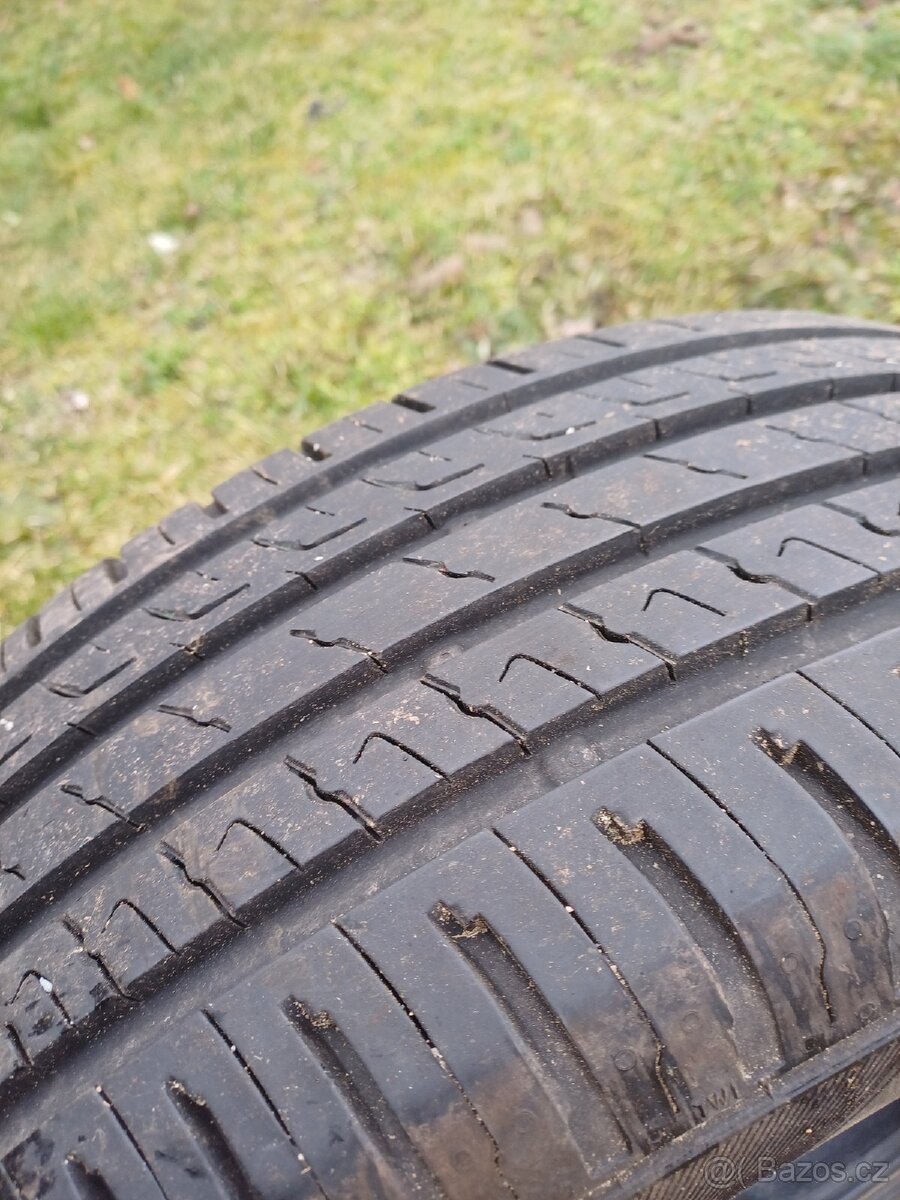 Letní gumy 215/60 R 16 Barum