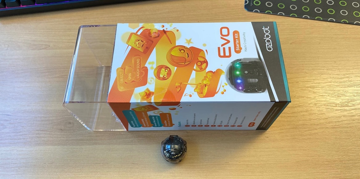 Programovatelný minirobot OZOBOT EVO
