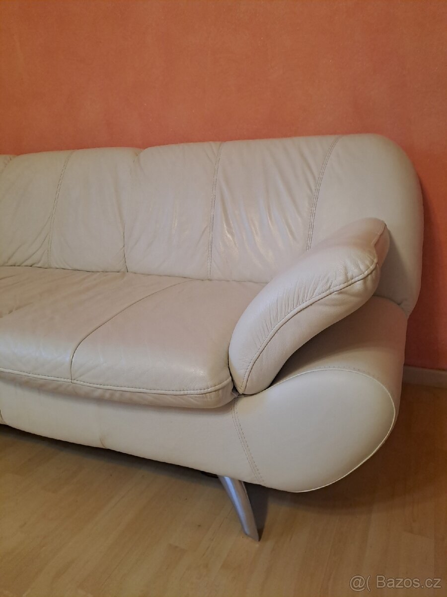 Kožená rohová sedačka z pravé kůže
