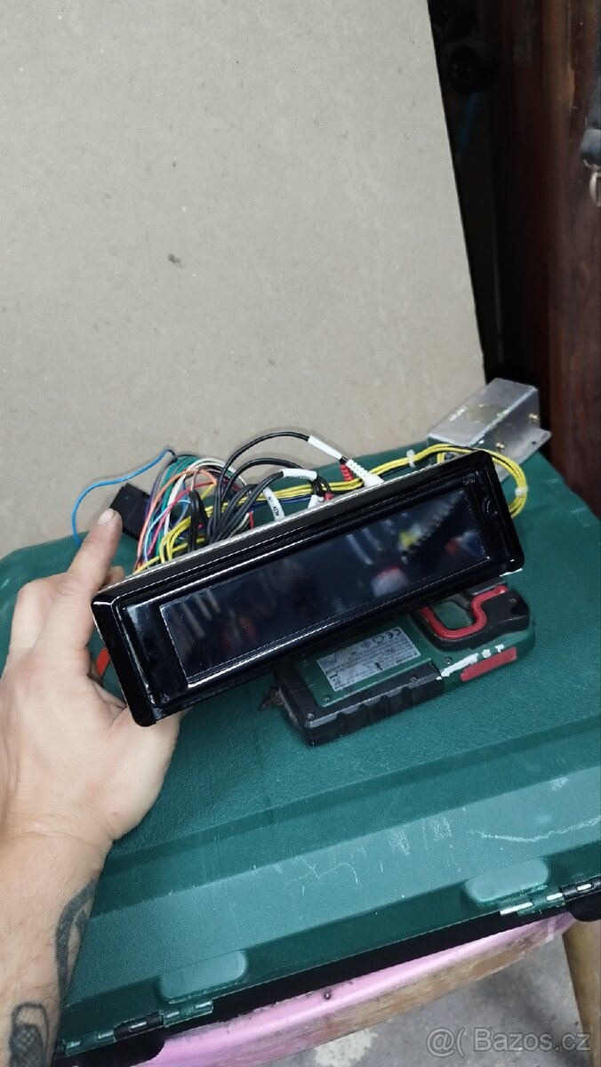 Prodám autoradia Panasonic CQ-HX2083N