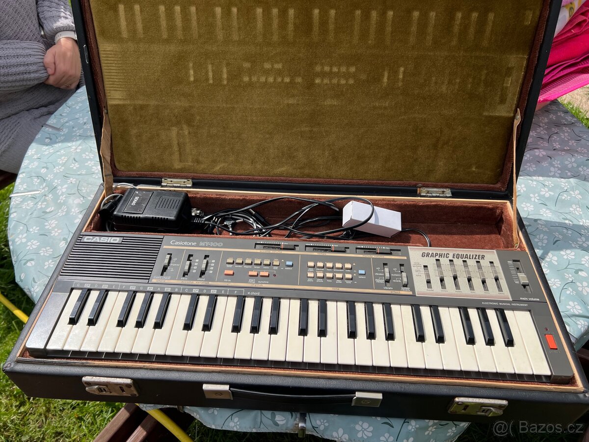 Casiotone MT-100