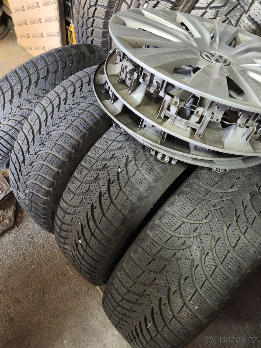 Kola VW Golf zimní 5x112