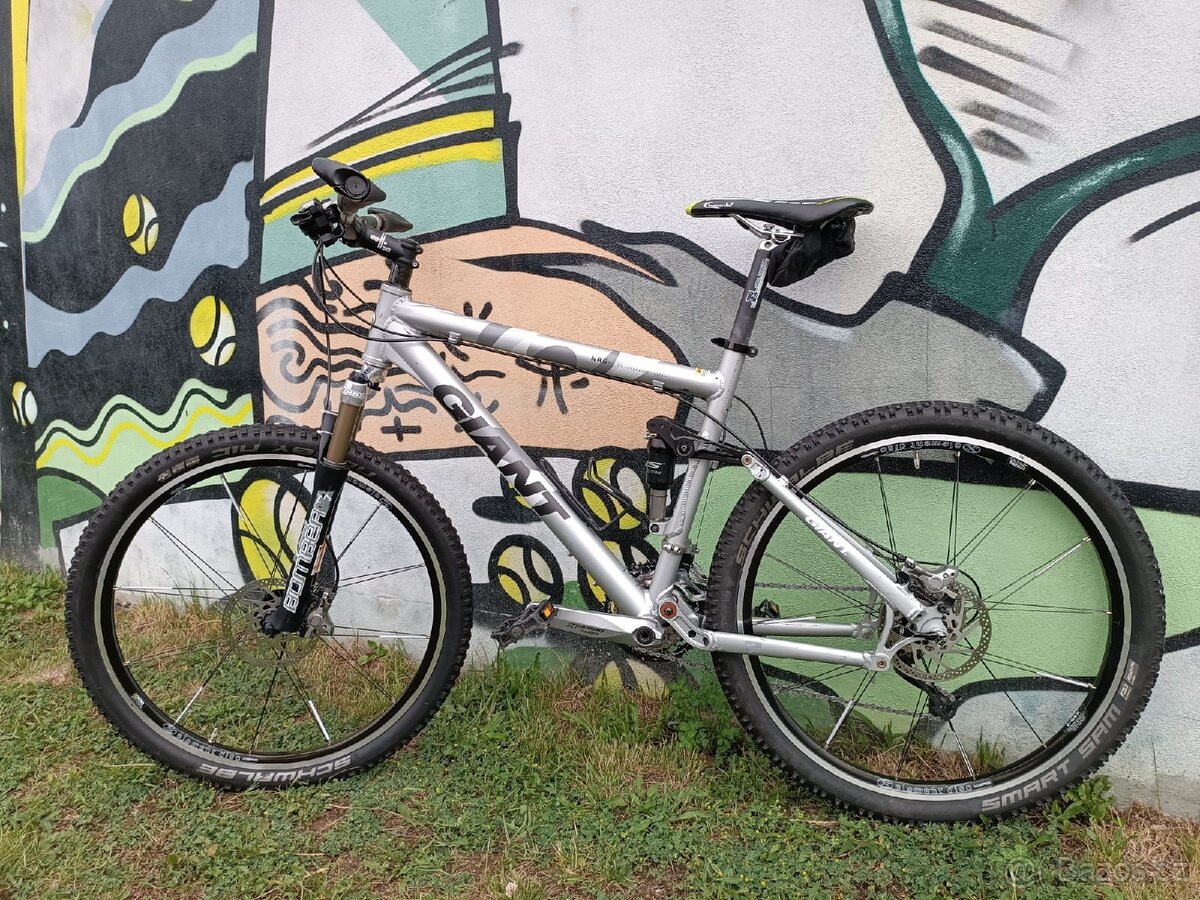 MTB GIANT NRS-1, celoodpružené