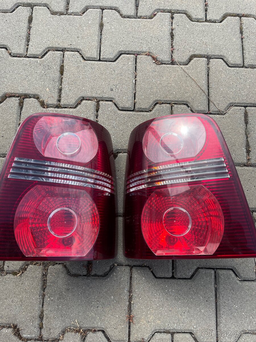 Zadní světla volkswagen touran 1t2