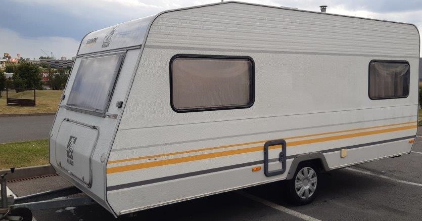 Karavan Knaus 490 s CZ doklady,novou STK