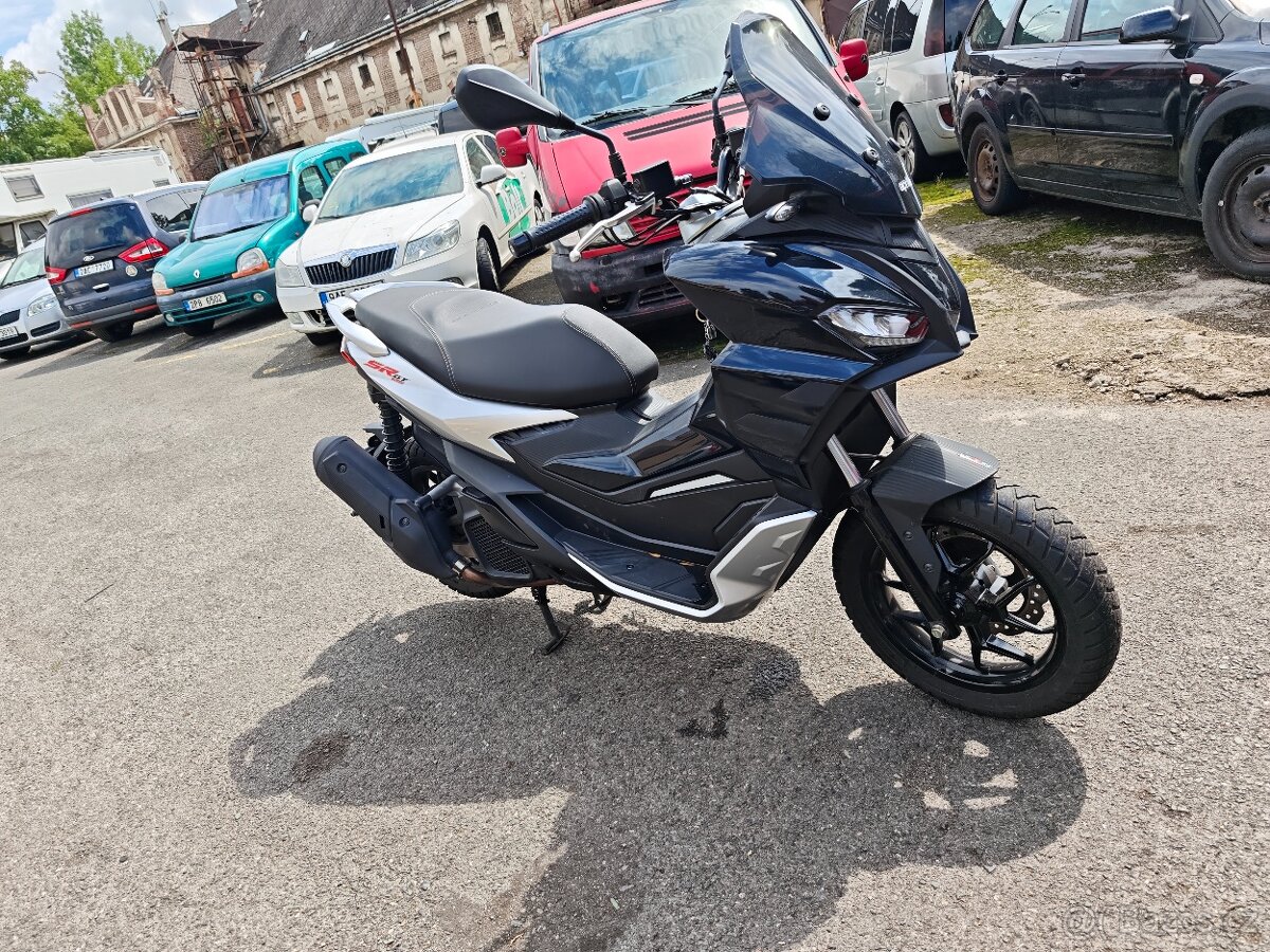 Aprilia SR GT 125