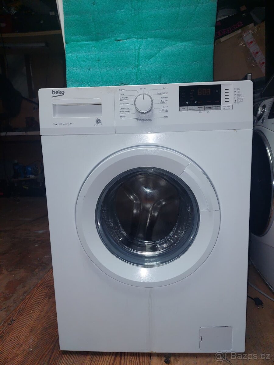 Pračka Beko  WRE 5512 CS BWW. Úzká 41 cm/ A++/  5kg.