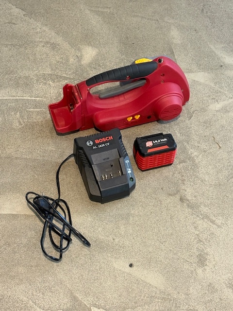 Ruční aku páskovačka