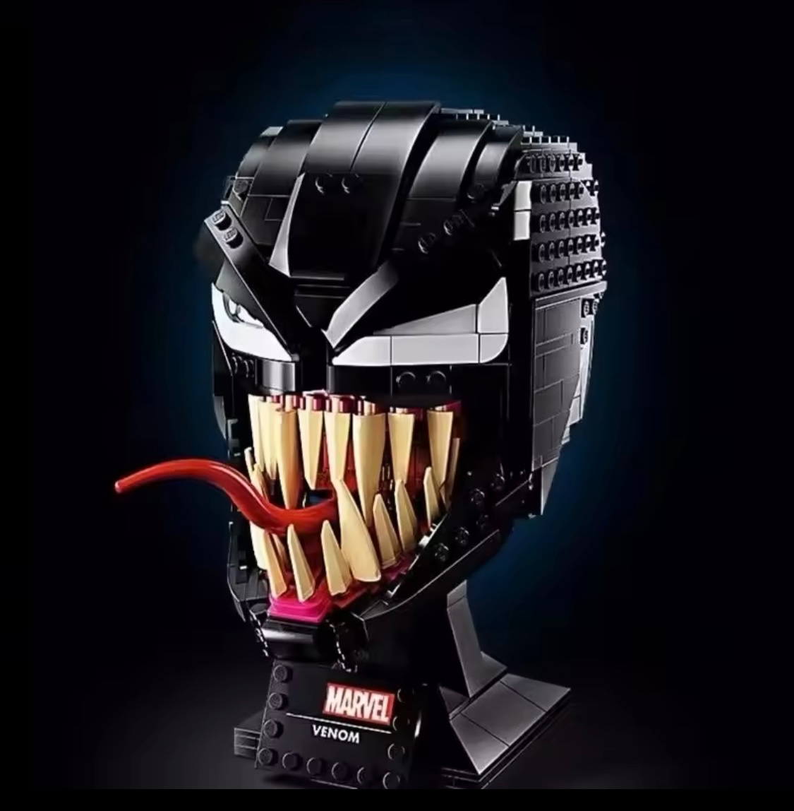 NOVÉ Venom Marvel - 565ks kostek