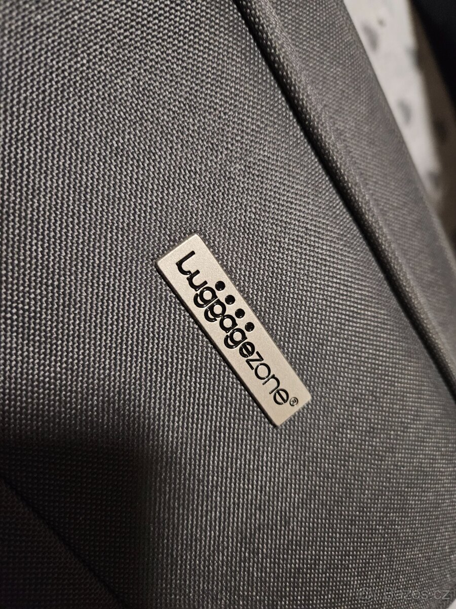 Cestovní kufr palubní