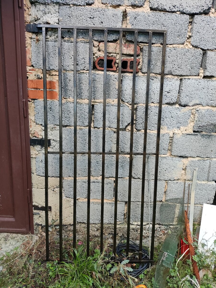 Ozdobné kovové mříže