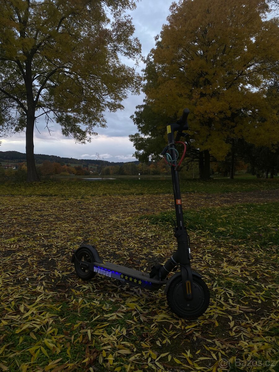 Elektrická koloběžka XIAOMI M365 essential