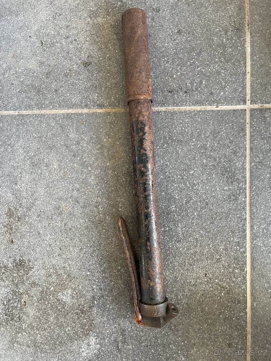 Pumpička - Jawa Speciál, Pérák