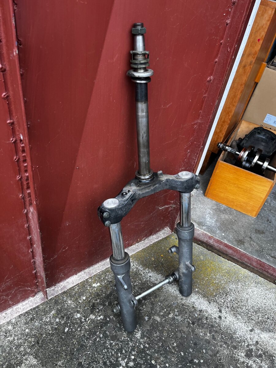 YAMAHA MAJESTY 250 vidlice