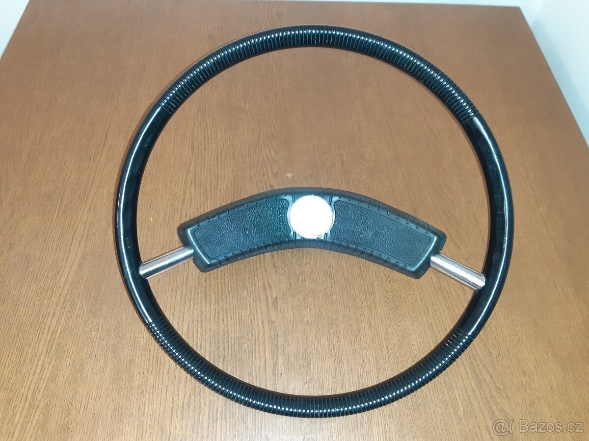 ARO 10 - Volant